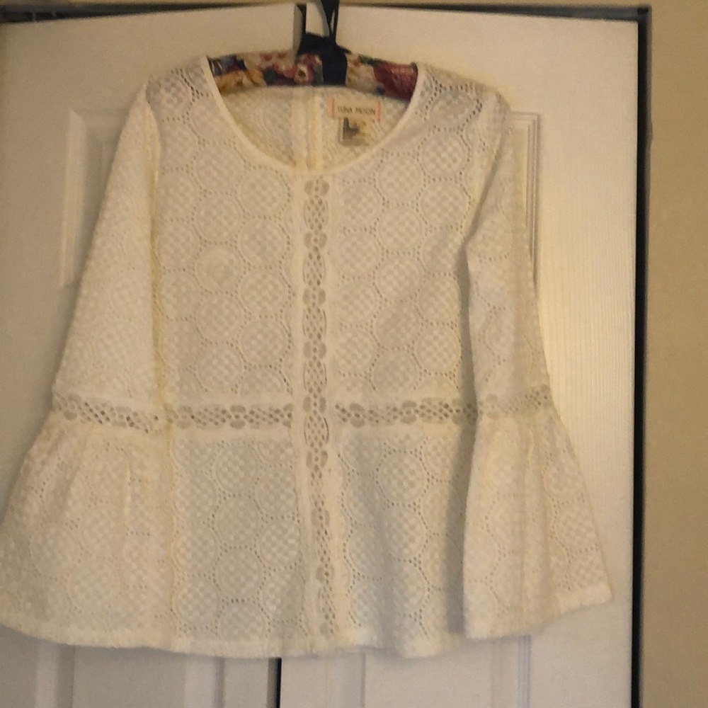Long sleeves 100% cotton top.